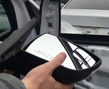 Sửa kính chiếu hậu xe hơi ô tô giá rẻ