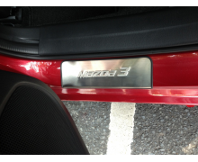 Bệ Bước Trong Mazda 3